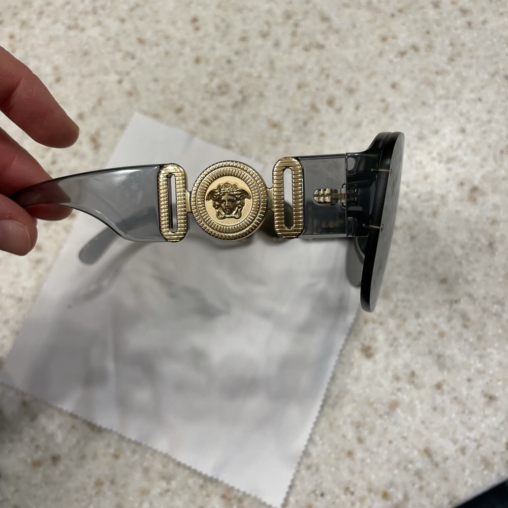 Never Worn Versace Sunglasses - image 3